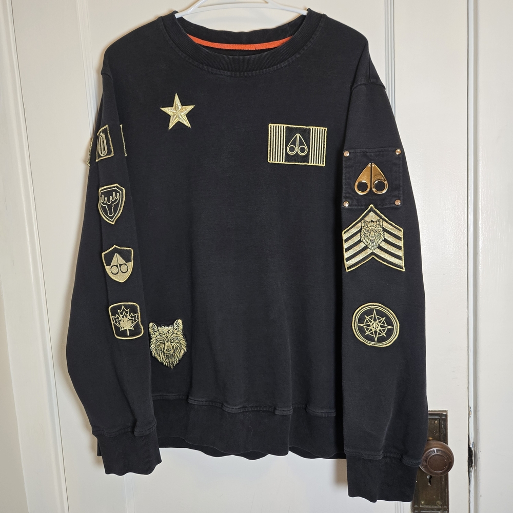 Moose Knuckles XL Black Crewneck Sweater with Gold Embroidery Patches EUC